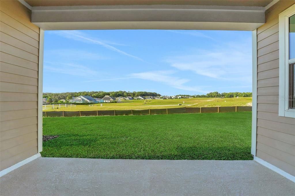Active With Contract: $304,990 (2 beds, 2 baths, 1812 Square Feet)
