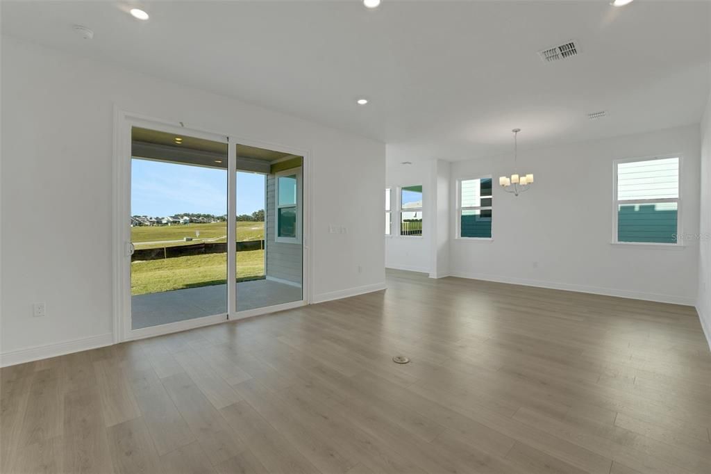 Active With Contract: $304,990 (2 beds, 2 baths, 1812 Square Feet)