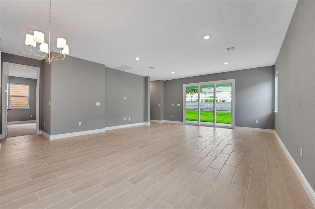 Active With Contract: $339,990 (3 beds, 3 baths, 2035 Square Feet)