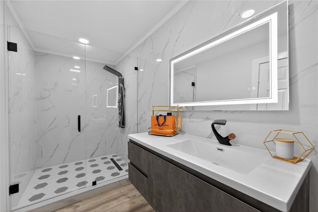 En Venta: $1,400,000 (4 camas, 4 baños, 4975 Pies cuadrados)