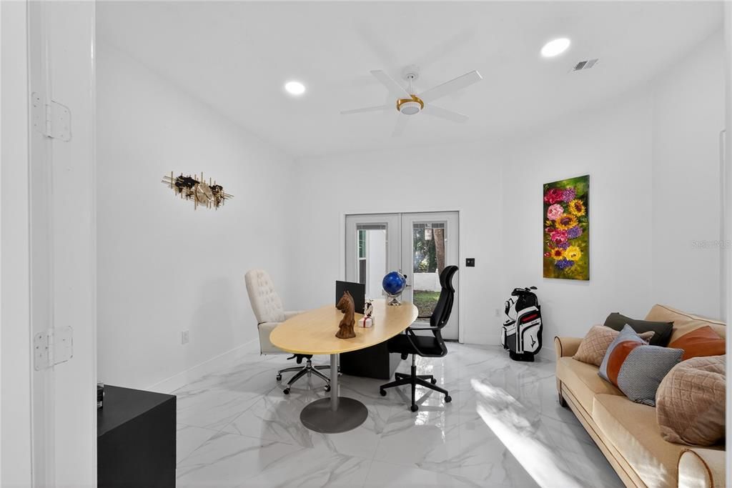 En Venta: $1,400,000 (4 camas, 4 baños, 4975 Pies cuadrados)