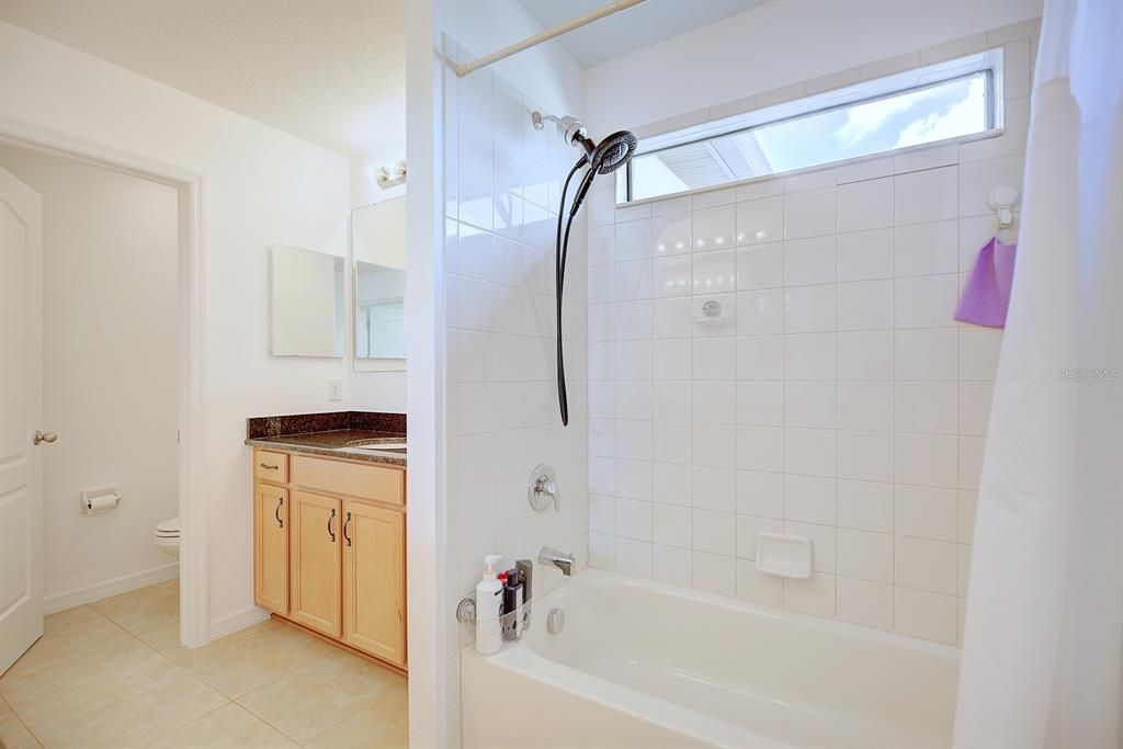 En Venta: $615,000 (4 camas, 3 baños, 3170 Pies cuadrados)
