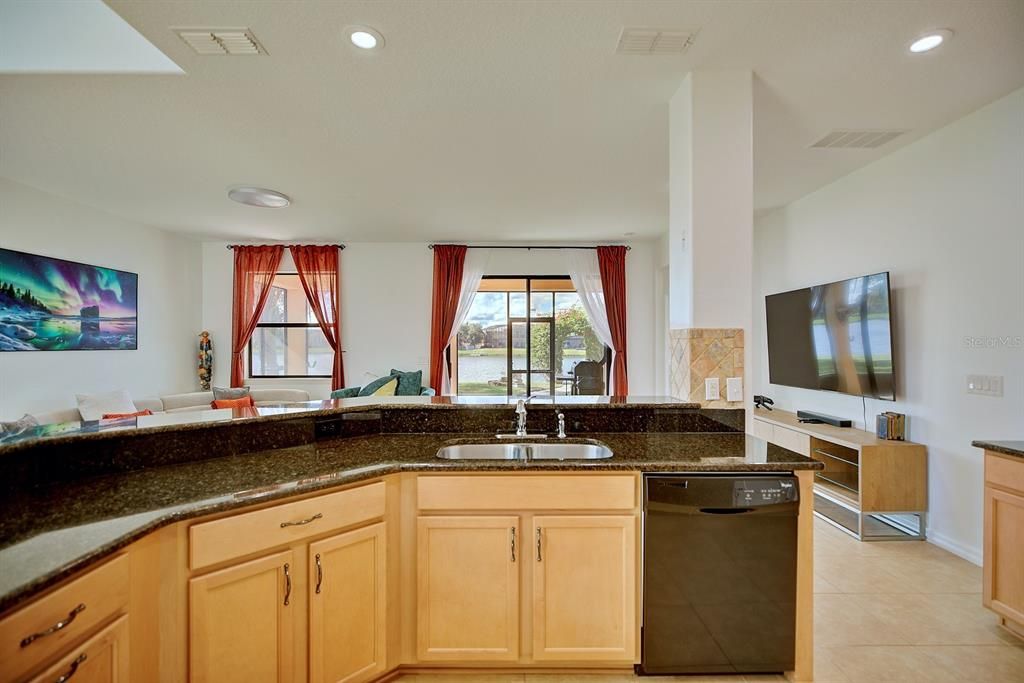 En Venta: $615,000 (4 camas, 3 baños, 3170 Pies cuadrados)