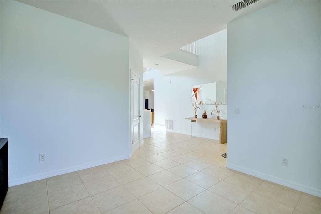 En Venta: $615,000 (4 camas, 3 baños, 3170 Pies cuadrados)