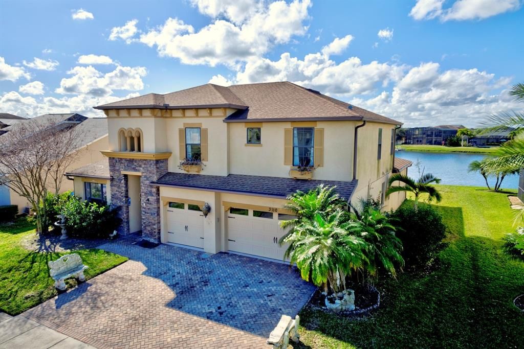 En Venta: $615,000 (4 camas, 3 baños, 3170 Pies cuadrados)