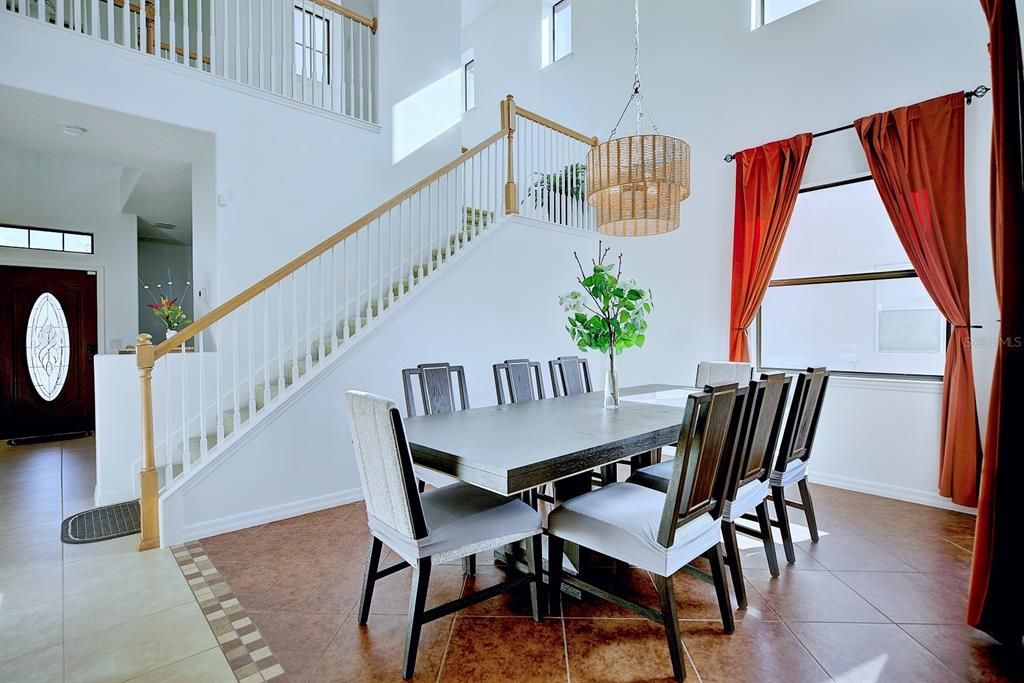 En Venta: $615,000 (4 camas, 3 baños, 3170 Pies cuadrados)