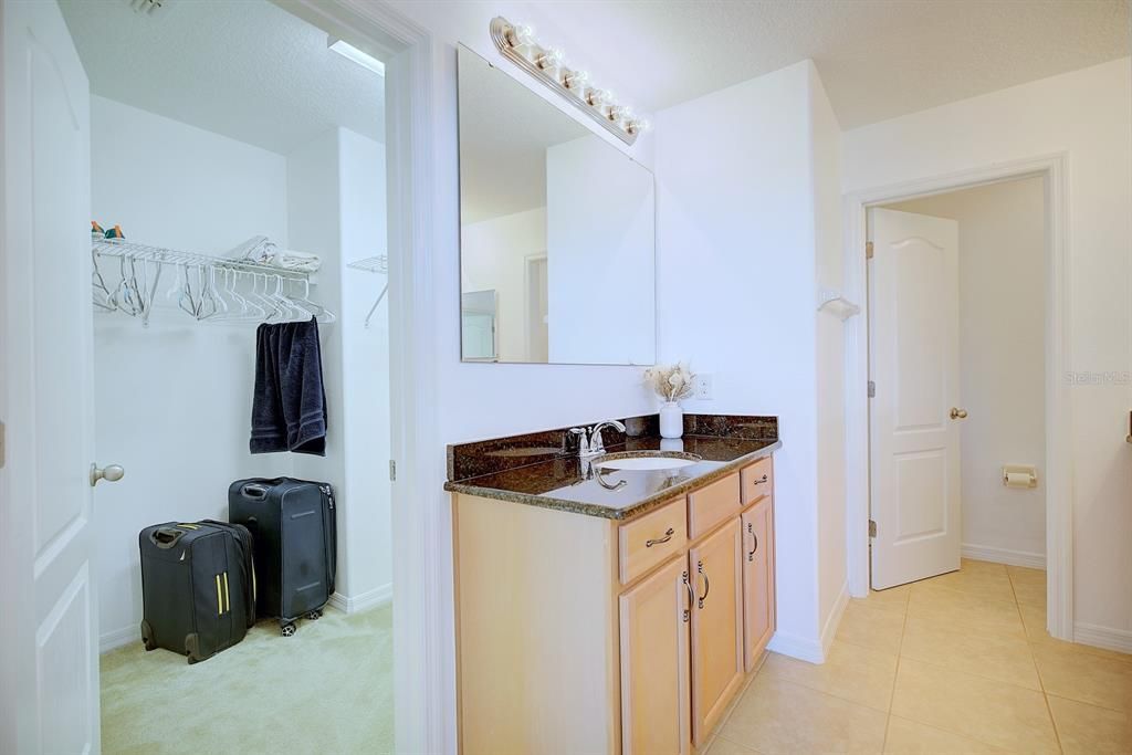 En Venta: $615,000 (4 camas, 3 baños, 3170 Pies cuadrados)