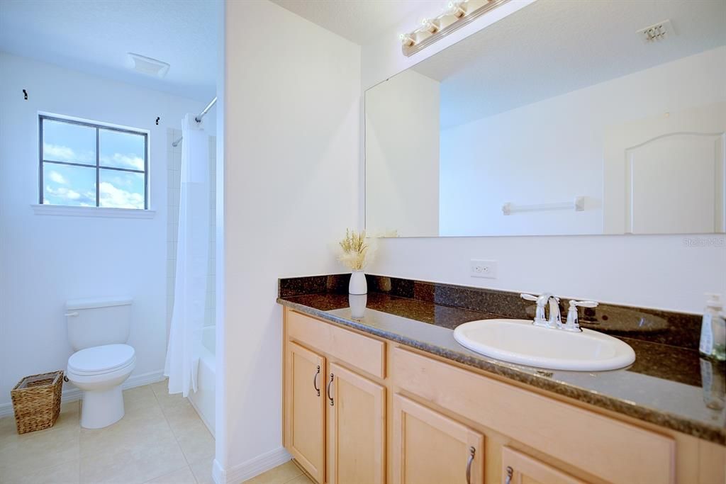 En Venta: $615,000 (4 camas, 3 baños, 3170 Pies cuadrados)