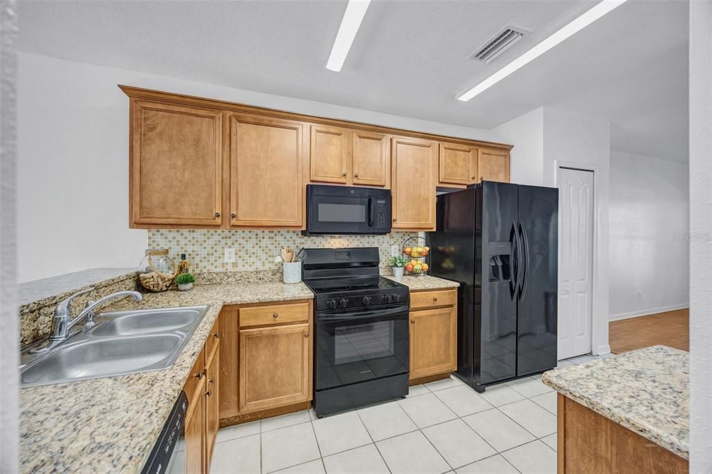 En Venta: $239,000 (2 camas, 2 baños, 1383 Pies cuadrados)