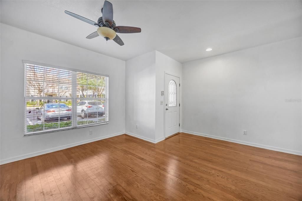 En Venta: $239,000 (2 camas, 2 baños, 1383 Pies cuadrados)