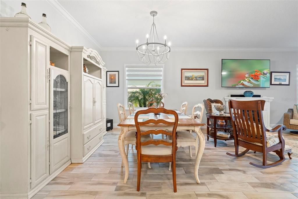 En Venta: $489,000 (4 camas, 3 baños, 2156 Pies cuadrados)