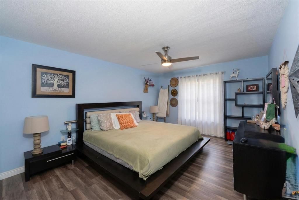 En Venta: $145,000 (2 camas, 1 baños, 925 Pies cuadrados)