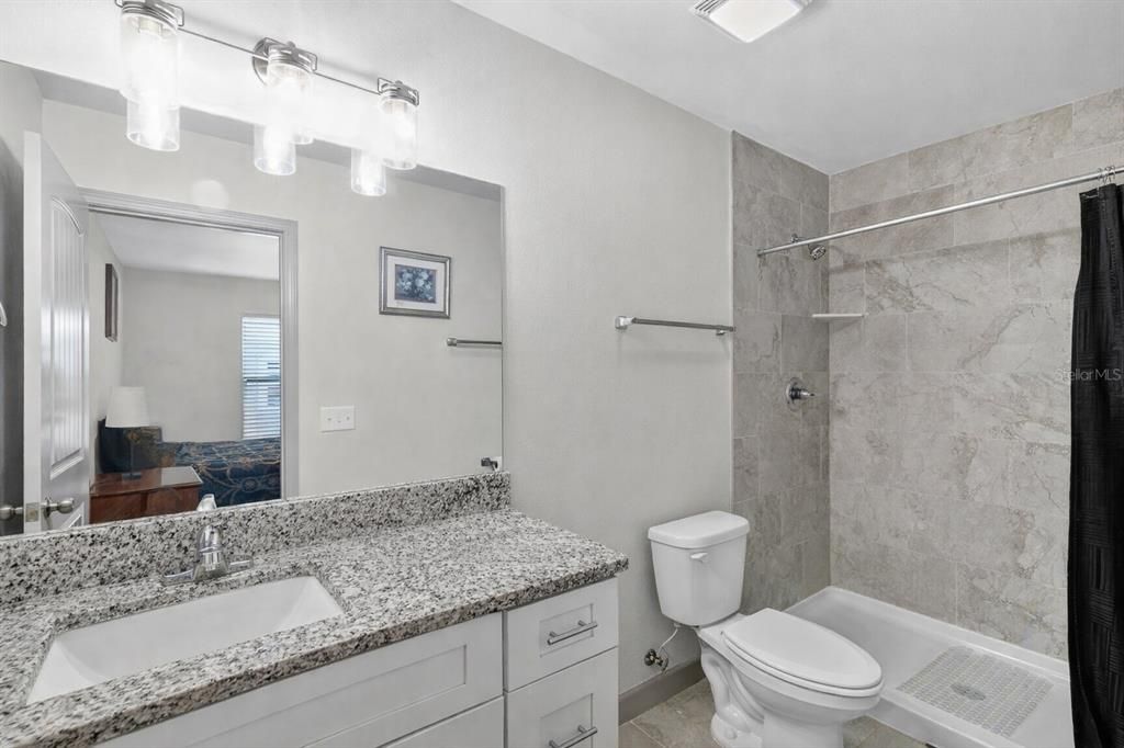 Activo con contrato: $244,900 (3 camas, 2 baños, 1200 Pies cuadrados)