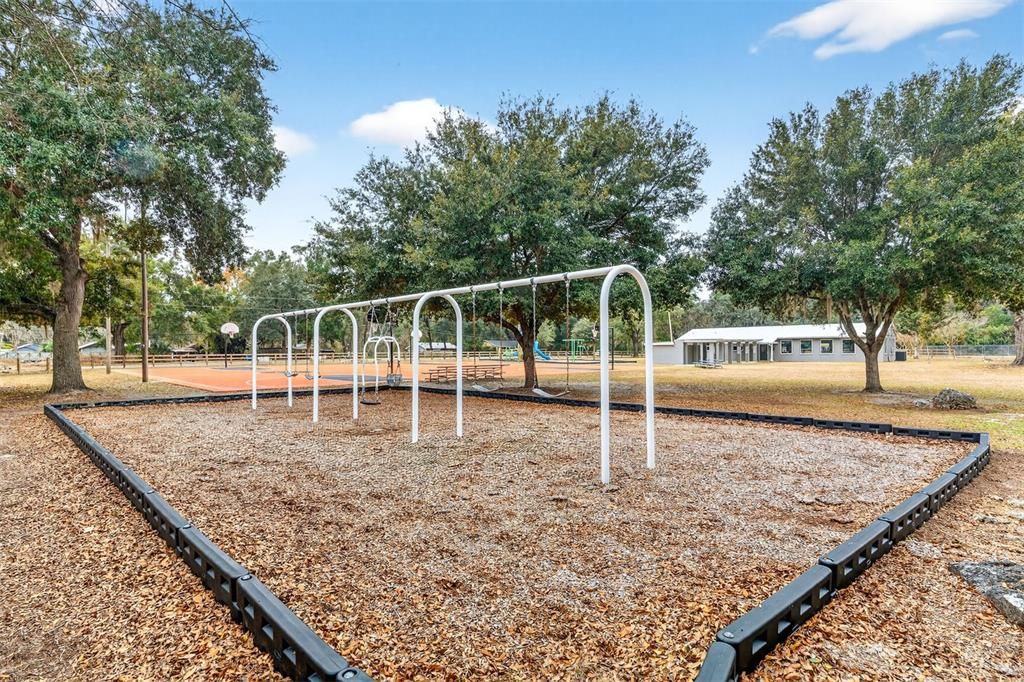 Activo con contrato: $244,900 (3 camas, 2 baños, 1200 Pies cuadrados)