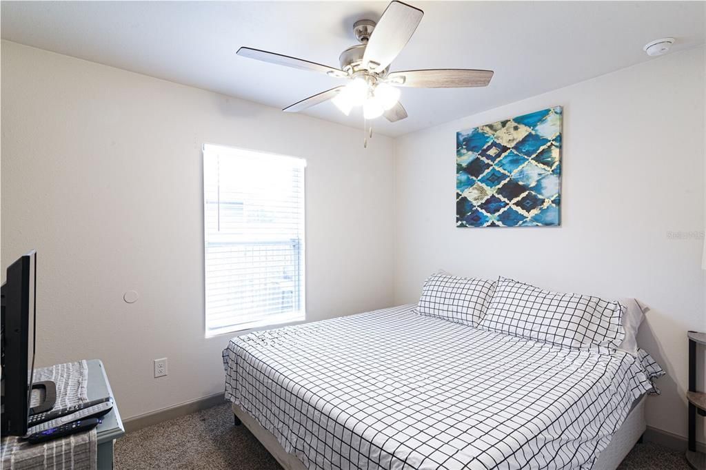 Activo con contrato: $244,900 (3 camas, 2 baños, 1200 Pies cuadrados)