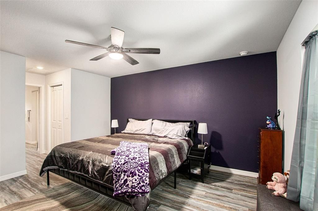 For Sale: $360,000 (5 beds, 3 baths, 2450 Square Feet)