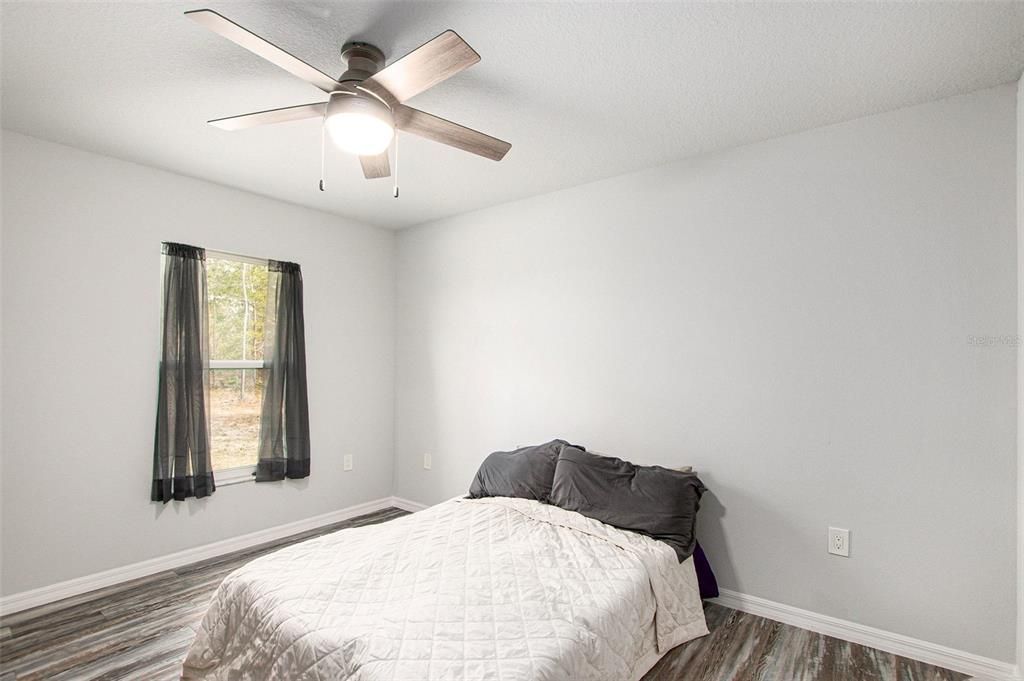 For Sale: $360,000 (5 beds, 3 baths, 2450 Square Feet)
