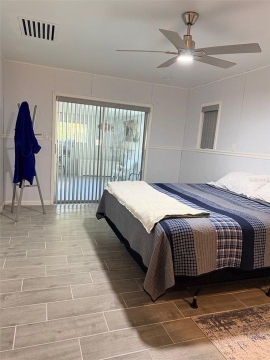 For Sale: $395,000 (2 beds, 2 baths, 2086 Square Feet)