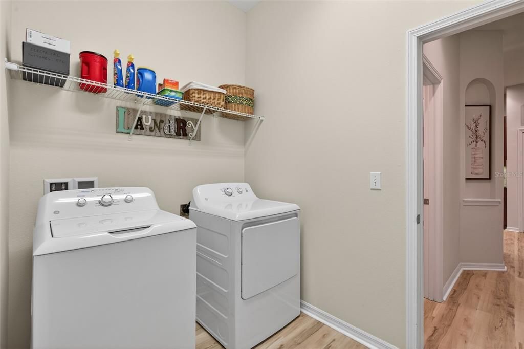 На продажу: $355,000 (3 спален, 3 ванн, 1765 Квадратных фут)