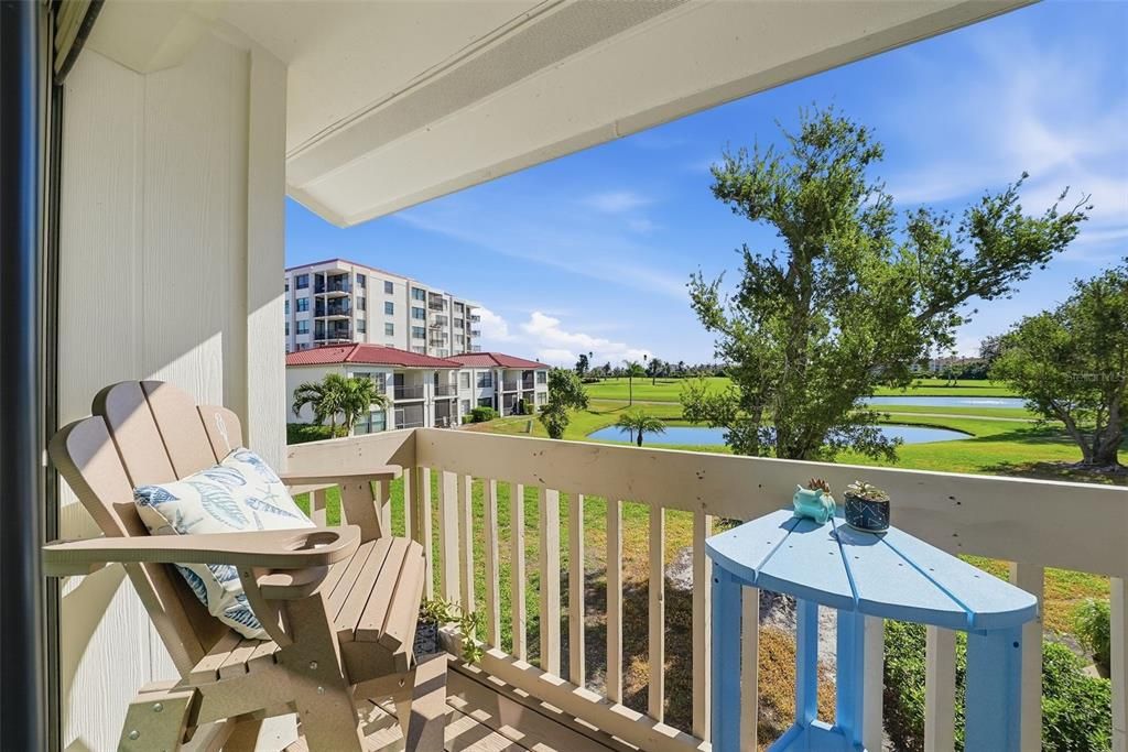 Под контрактом: $539,999 (4 спален, 3 ванн, 1650 Квадратных фут)