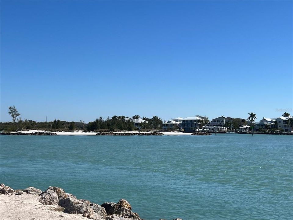 For Sale: $312,000 (3 beds, 2 baths, 1539 Square Feet)