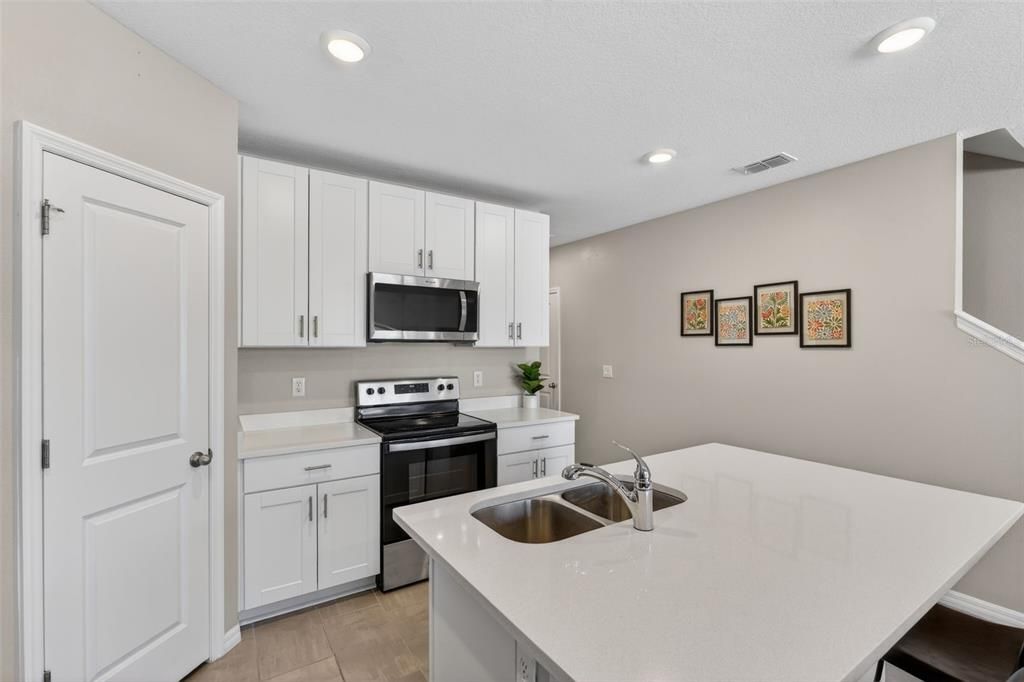 For Sale: $312,000 (3 beds, 2 baths, 1539 Square Feet)