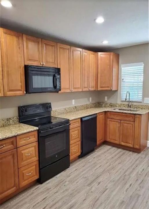 待售: $339,000 (4 贝兹, 0 浴室, 1766 平方英尺)