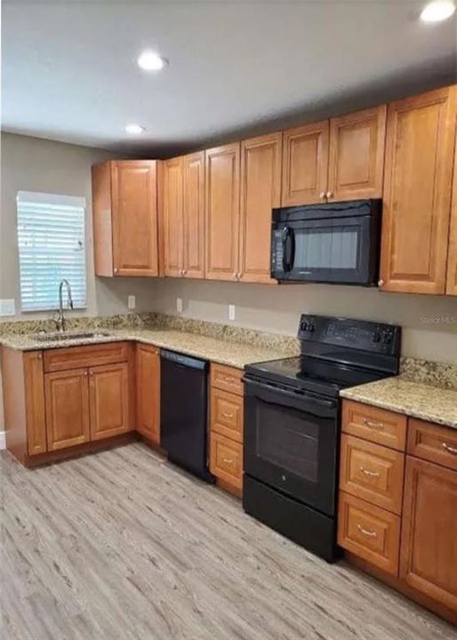 待售: $339,000 (4 贝兹, 0 浴室, 1766 平方英尺)