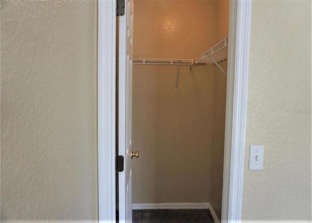 待售: $299,000 (4 贝兹, 0 浴室, 1750 平方英尺)