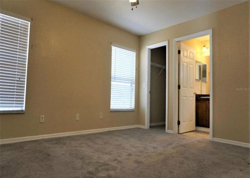 待售: $299,000 (4 贝兹, 0 浴室, 1750 平方英尺)