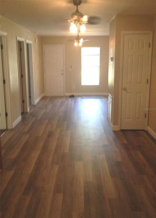 待售: $299,000 (4 贝兹, 0 浴室, 1750 平方英尺)