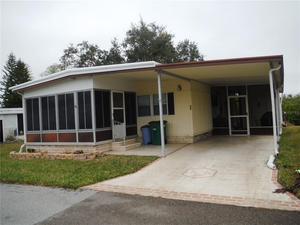 Active With Contract: $105,000 (2 beds, 2 baths, 864 Square Feet)