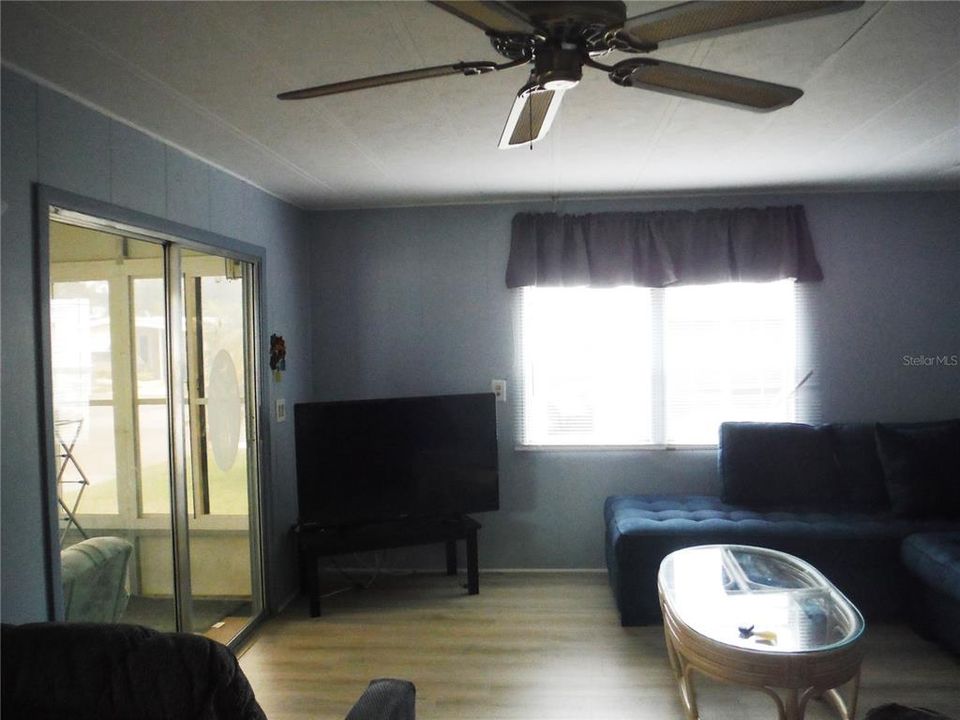 Active With Contract: $105,000 (2 beds, 2 baths, 864 Square Feet)
