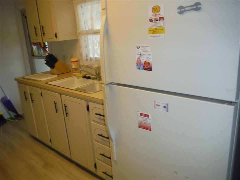 Active With Contract: $105,000 (2 beds, 2 baths, 864 Square Feet)
