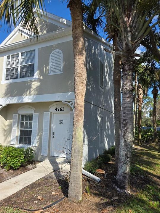 Под контрактом: $223,000 (2 спален, 2 ванн, 1152 Квадратных фут)