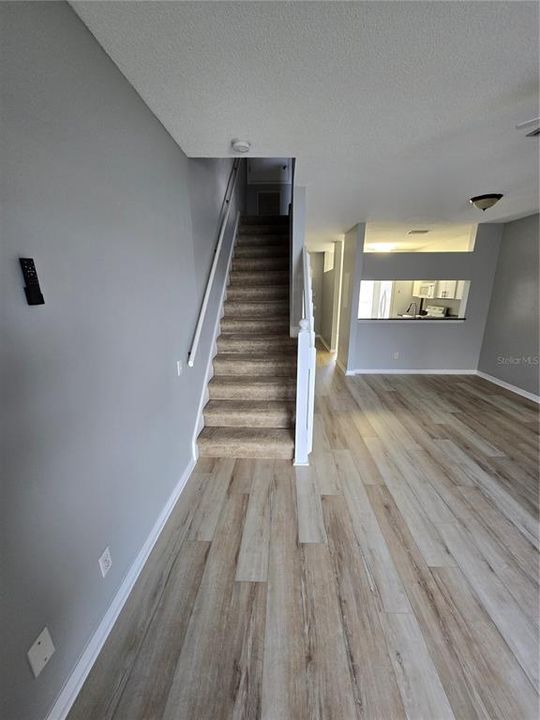 Под контрактом: $223,000 (2 спален, 2 ванн, 1152 Квадратных фут)