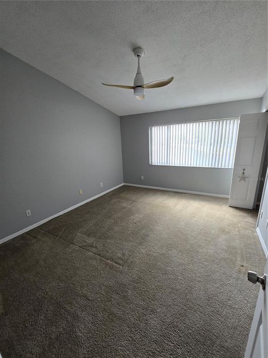 Под контрактом: $223,000 (2 спален, 2 ванн, 1152 Квадратных фут)