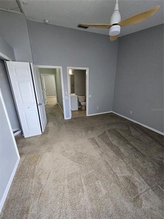 Под контрактом: $223,000 (2 спален, 2 ванн, 1152 Квадратных фут)