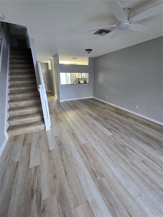 Под контрактом: $223,000 (2 спален, 2 ванн, 1152 Квадратных фут)