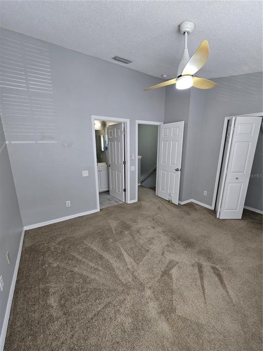 Под контрактом: $223,000 (2 спален, 2 ванн, 1152 Квадратных фут)