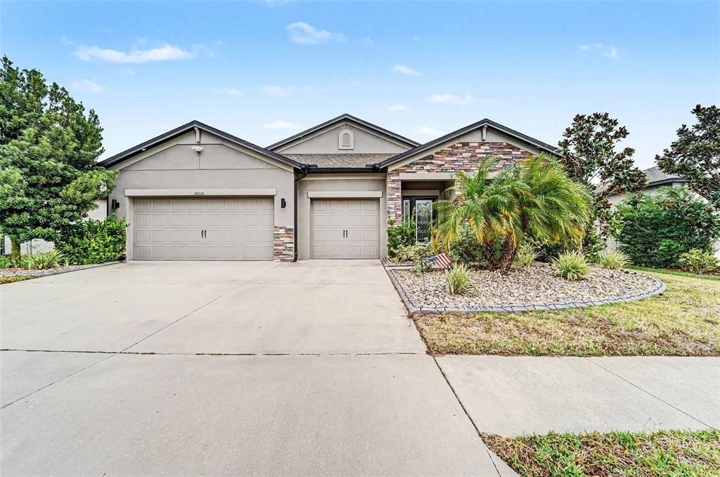 Active With Contract: $405,000 (4 beds, 3 baths, 2313 Square Feet)