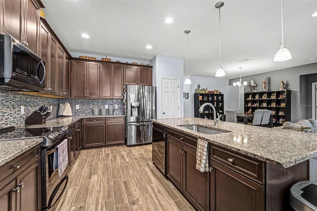 Active With Contract: $405,000 (4 beds, 3 baths, 2313 Square Feet)