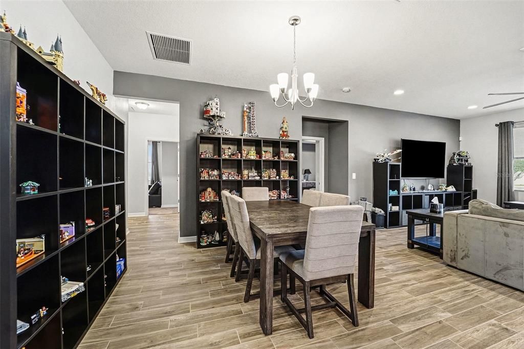 Active With Contract: $405,000 (4 beds, 3 baths, 2313 Square Feet)