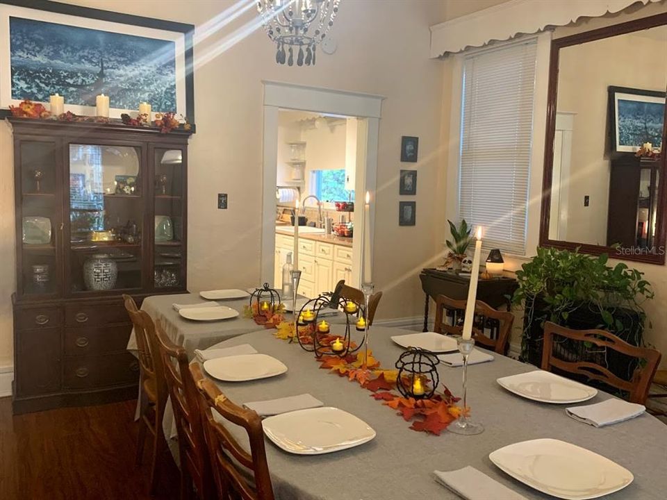 For Sale: $1,399,000 (2 beds, 2 baths, 2900 Square Feet)