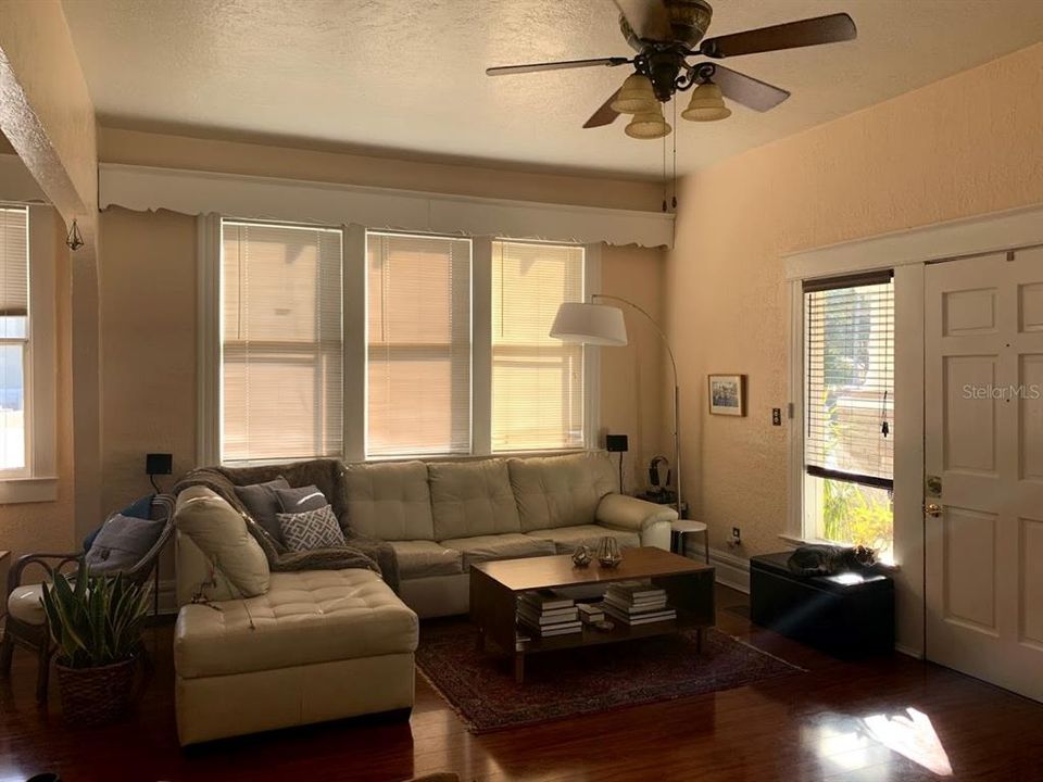 For Sale: $1,399,000 (2 beds, 2 baths, 2900 Square Feet)