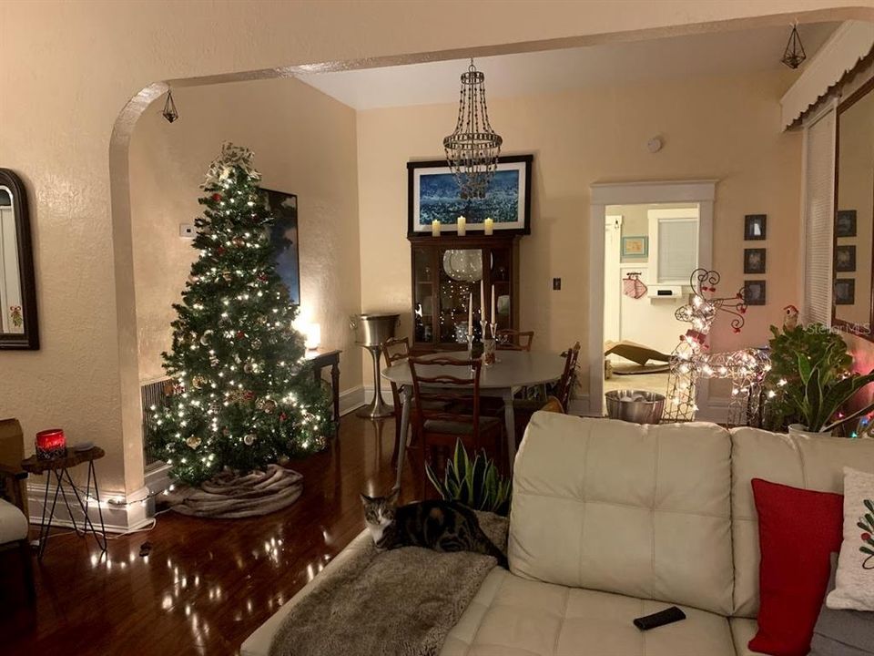 For Sale: $1,399,000 (2 beds, 2 baths, 2900 Square Feet)