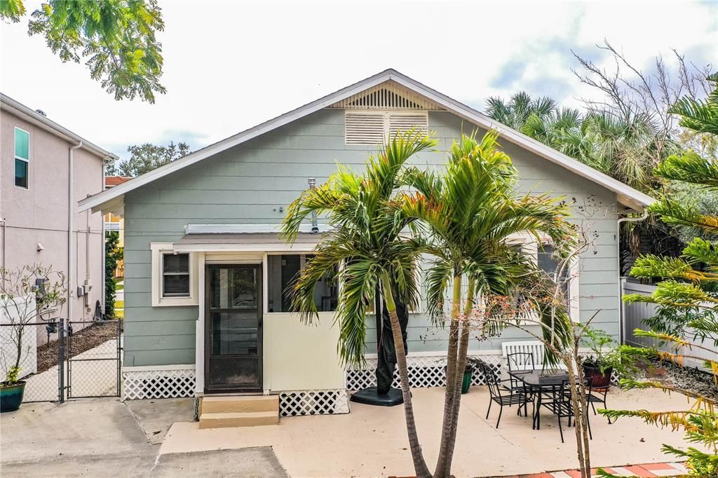 For Sale: $1,399,000 (2 beds, 2 baths, 2900 Square Feet)