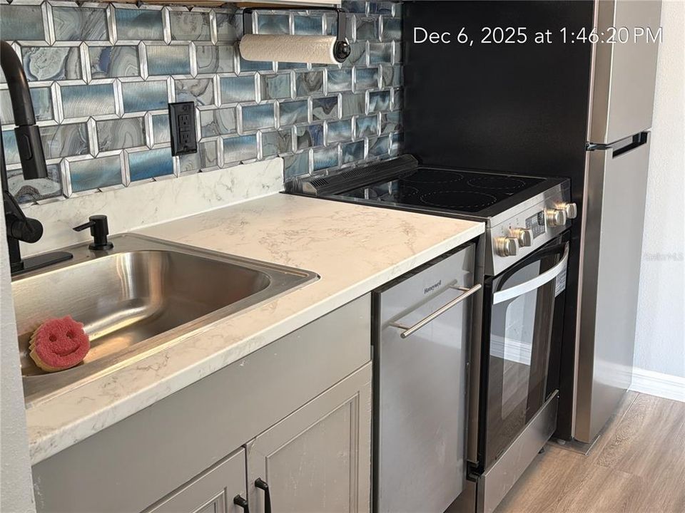 For Sale: $1,399,000 (2 beds, 2 baths, 2900 Square Feet)