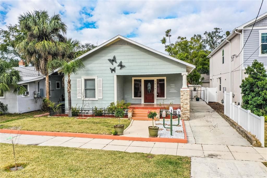 For Sale: $1,399,000 (2 beds, 2 baths, 2900 Square Feet)