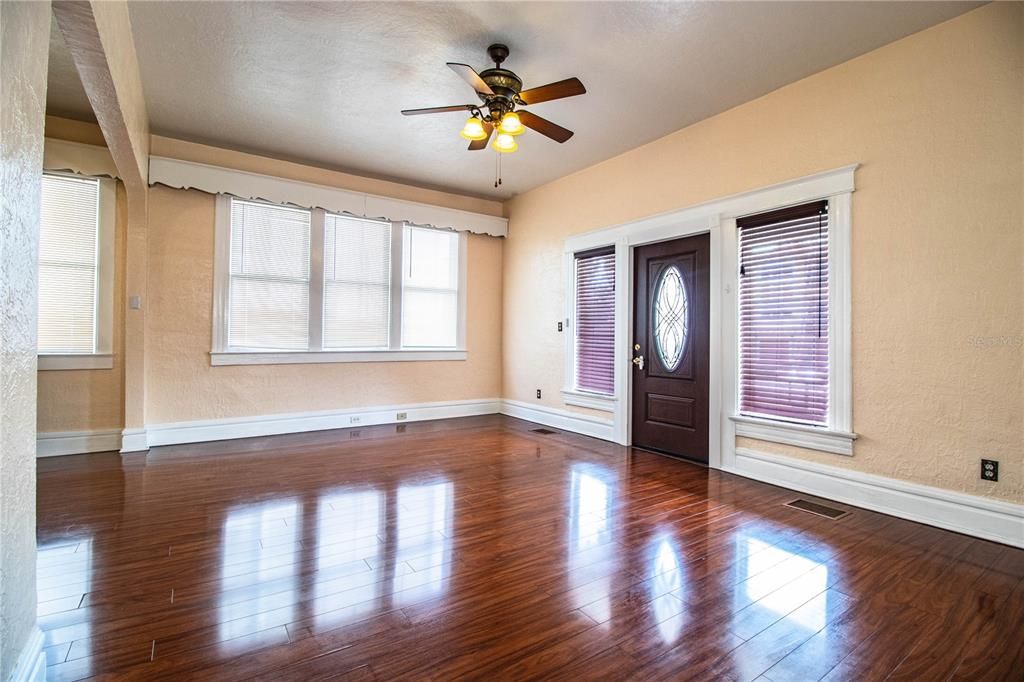 For Sale: $1,399,000 (2 beds, 2 baths, 2900 Square Feet)